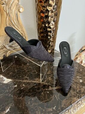 Salpy Gray Micro Pleat Fabric w/Purple Leather Trim Slide On Mules. Size 8